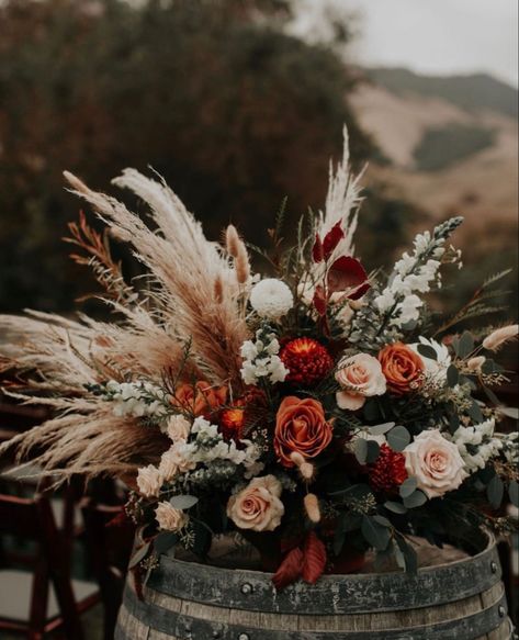 Western Floral Arrangements Wedding, Western Wedding Florals, Rustic Flower Arrangements Wedding, Western Wildflower Wedding, Fall Wedding Greenery, Western Bouquets, Western Floral Arrangements, Western Wedding Bouquet, Western Wedding Bouquets