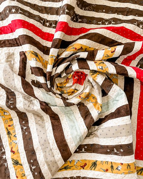 Go West With John Wayne – Campfire Quilt John Wayne Quilt, Campfire Quilt, Go West, Log Cabin Quilts, John Wayne, Patchwork Quilt, Bandana Print, Riley Blake, Riley Blake Designs