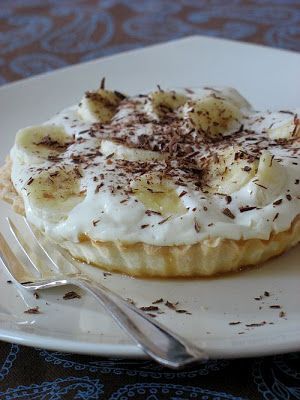 Tartine's Banana Cream Pie...With Caramel and Chocolate Tartine Bakery, Banana Cream Pie Recipe, Just Pies, Flaky Pie Crust, Banana Cream Pie, Sugar Cake, Banana Flavored, Banana Cream, Chocolate Shavings