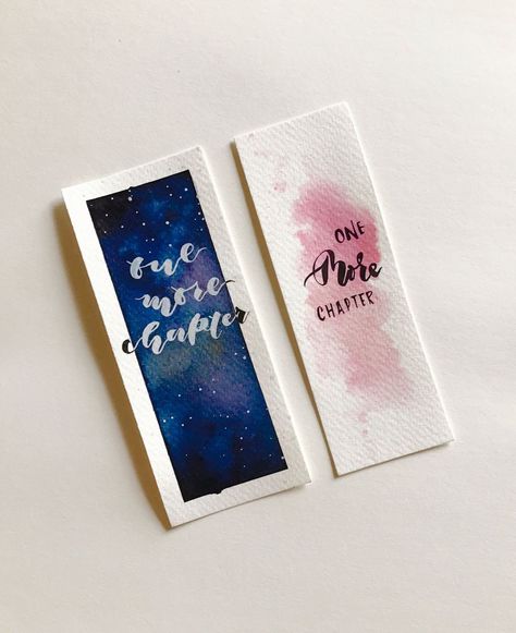 Handpainted Book Marks, Easy Book Marks, Aesthetic Bookmarks Design, Bookmark Calligraphy, Aesthetic Bookmark Ideas, Bookmarks Calligraphy, Easy Bookmark Ideas, Bookmark Ideas Aesthetic, Calligraphy Bookmarks