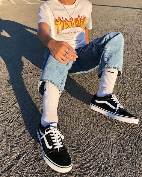 Sneakers & Streetwear | 1, 2, 3, 4, 5, 6 or 7? 💭 Follow us, @stonedfits, for more! 👻 ⇁ Credits: @kenny_brian | Instagram Vans Outfit Aesthetic, Thrasher Aesthetic, Thrasher Outfit, Vans Aesthetic, Thrasher Shirt, T-shirt Photography, Young Mens Fashion, Handsome Male Models, Vans Outfit