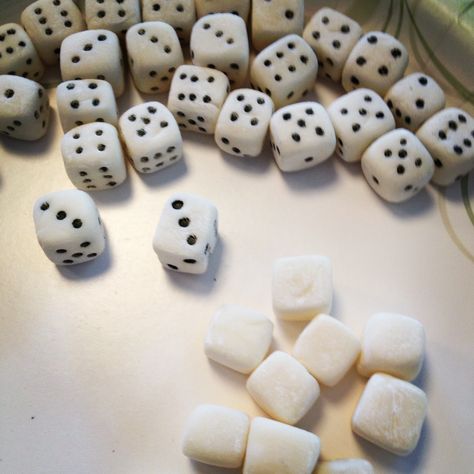 Fondant dice How To Make Edible Dice, Dice Cookies, Dice Cake, Bunco Party, Rolling Dice, Casino Party, Fondant Cake, Wedding Food, Party Planner