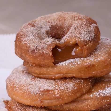 Fried Apple, Apple Caramel, Apple Donuts, Apple Rings, Caramel Bits, Fried Apples, Deep Fry, Cinnamon Powder, Pancake Mix