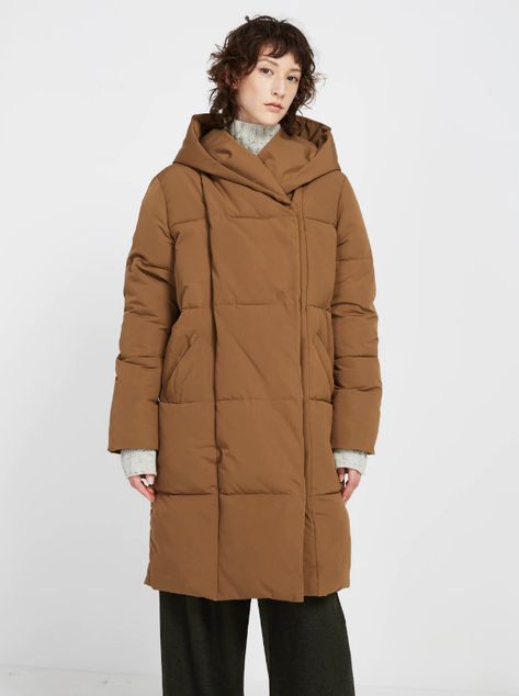 Frank And Oak has a wide variety of jackets perfect for a cozy-chic finish. Frank And Oak, Winter Puffer Jackets, Women Crafts, Windy Weather, Cocoon Coat, Long Puffer, Winter Outerwear, Hooded Parka, Fall Essentials