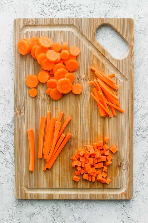 How To Dice Carrots, How To Cut Carrots, Carrot Carving, Carrot Pasta, Carrot Recipe, Sliced Carrots, Matchstick Carrots, Julienned Carrots, Grandma's Recipes