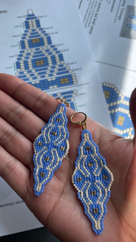 Seed Bead Hummingbird Pattern, Beaded Hummingbird Pattern Free, Bead Weaving Earrings, Beadwork Patterns Free Seed Bead Tutorials, Beaded Earring Patterns, Brick Stitch Earrings Pattern, Brick Stitch Beading, Brick Stitch Pattern Earring, Brick Stitch Tutorial