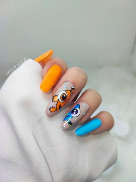 Nemo Nails Disney, Finding Dory Nails, Finding Nemo Nail Art, Moana Nail Designs, Nemo Nail Art, Bluey Cartoon Nail Art, Universal Studios Orlando Nails, Easy Cartoon Nails, Nails With Cartoon Characters