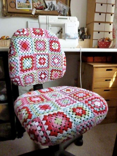 Granny Square Chair Cover, Crochet Computer Chair Cover, Crochet Furniture, Crochet Game, Crochet Table Mat, Granny Square Crochet Patterns Free, Crochet Bedspread Pattern, Creative Crochet, Crochet Home Decor