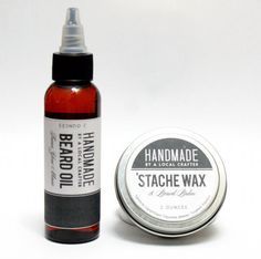 Homemade Father's Day Gift Idea - Natural Handmade DIY Beard Oil and Mustache Wax Recipes with Printable Labels Diy Beard Oil, Beard Oil Recipe, Mustache Grooming, Diy Beard, Natural Skincare Recipes, Homemade Fathers Day Gifts, Moustache Wax, Beard Wax, Mustache Wax