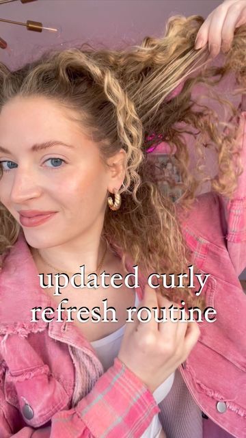 How To Refresh Your Curls, Curly Refresh Routine, Curly Hair Refresh Routine, Curl Refresh Routine, Refresh Curls Next Day, How To Refresh Curly Hair, Refreshing Curly Hair, Curly Hair Refresh, Refresh Curly Hair