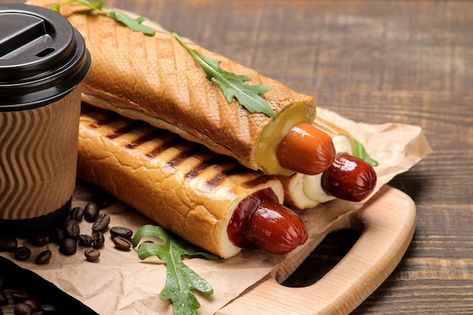 French Hot Dog, Jack Daniels Birthday, French Dogs, Free In French, Food Street, Dog Boarding, Coffee Brown, Sausages, Wooden Table