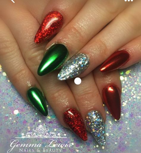 Glitter Chrome Nails, Christmas Nails Chrome, Chrome Christmas Nails, Chrome Christmas, Nail Art Noel, Nails Chrome, Chrome Nails Designs, Colorful Nail, Christmas Gel Nails