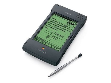 All their today’s flagship devices, such as iPhone, MacBook, iPad, even their new device, Apple Watch have been successfully sold in the market. However, you probably didn’t know, they had experienced the failures too. Apple Newton, Alter Computer, Apple Macintosh, Computer Chip, Google Glass, Computer History, 8 Bits, Apple Computer, Old Computers