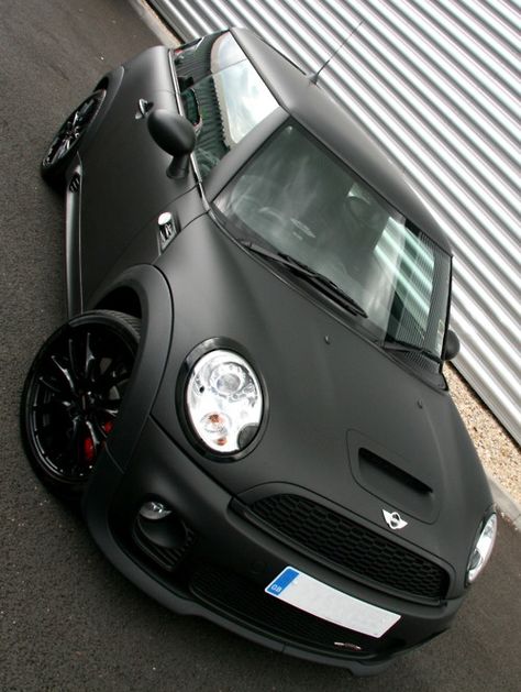 Mini cooper in a nice black paint job great for getting around the tight corners of europe Black Mini Cooper, Matte Black Cars, Bmw M Power, Mini Copper, Mini Coopers, Good Year, Nice Cars, Car Ideas, Mini Car