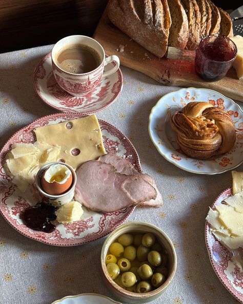 Danish breakfast 🥚🧀 Danish Breakfast, European Breakfast, Eastern European