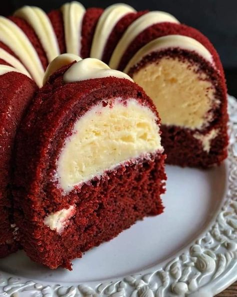 Butter Sugar Cookies, Velvet Cheesecake, Red Velvet Cheesecake, Pecan Pie Recipe, Cream Cheese Recipes, Bundt Cakes, Homemade Caramel, Coconut Recipes, Dessert Lover