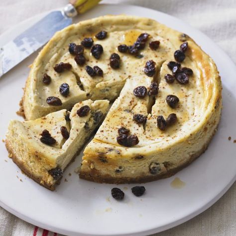 Baked rum and raisin cheesecake recipe-Cheesecake recipes-recipe ideas-new recipes-woman and home Rum Cheesecake, Best Cheesecake Recipes, Christmas Cheesecake Recipes, Rum And Raisin, Mascarpone Cheesecake, Cheesecake Baked, Traditional Christmas Desserts, Cheesecake Desserts Recipes, The Best Cheesecake