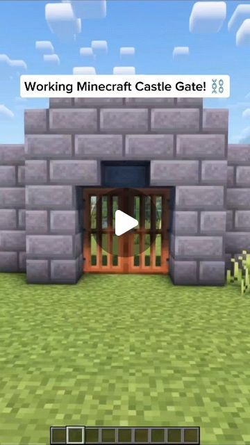 Wasa on Instagram: "Working Minecraft Castle Gate ⛓️  #minecraft #tutorial #castle" Minecraft Castle Builds Tutorial, Minecraft Castle Roof Design, How To Make A Castle In Minecraft, Castle Base Minecraft, Big Castle Minecraft, Entrance Design Minecraft, Minecraft Town Ideas Layout Medieval, Minecraft Castle Wall Designs, Minecraft Prison Ideas