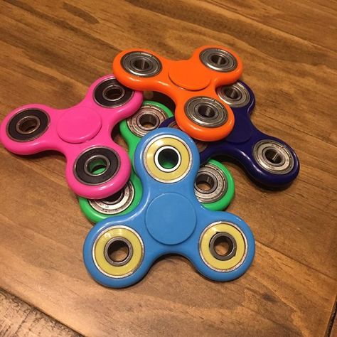 For all our customers and clients with kids (or just the Ines who are big kids themselves) we will have fidget spinners in the shop for sale from Tuesday.. we will be donating a percentage of the sales to charity... loads of colours to choose from! Y2k Toys Aesthetic, Fidget Spinners, Fidget Spinner Aesthetic, Fidgets Toys, 2020 Nostalgia, Figit Spinner, Figet Spinners, Tattoos For Baby Boy, Fidget Cube