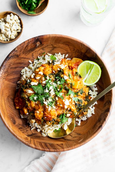 Instant Pot Cauliflower and Butternut Thai Curry Sweet Potato Instant Pot, Oh She Glows Recipes, Potato Instant Pot, Breakfast Sweet Potato, Instant Pot Cauliflower, Curry Healthy, Vegan Instant Pot Recipes, Curry Ingredients, Oh She Glows