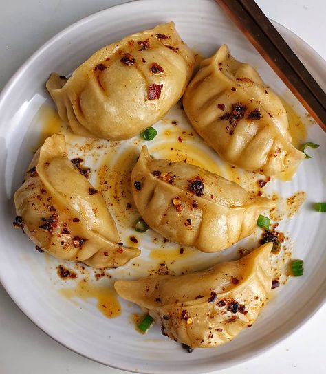 London foodie on Instagram: “Miso Cauliflower Dumplings - juicy, delicious beauties and totally vegan for all those doing Veganuary 🥰  Miso sure you'll love them 😉🙈…” Miso Cauliflower, Vegan Dumplings, Vegan Recipes Beginner, Vegan Cauliflower, Cheese Burger, Meat Free, Delicious Vegan Recipes, Recipes For Beginners, Dim Sum