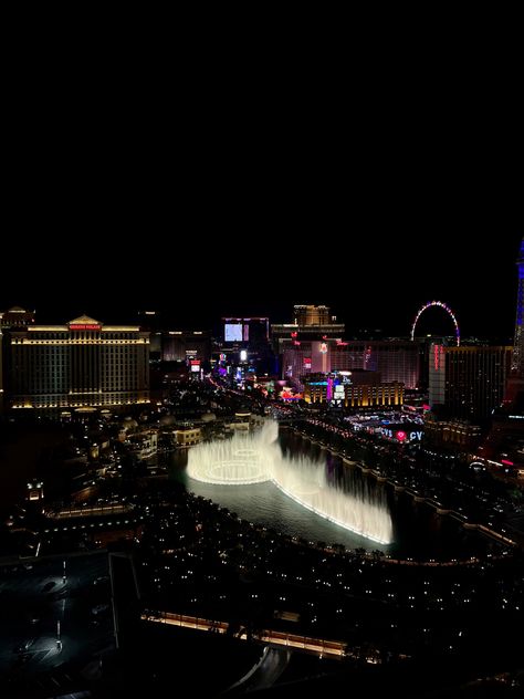 Vegas Strip Aesthetic, Aesthetic Cityscape, Cosmopolitan Vegas, Vegas Club Outfits, Las Vegas Aesthetic, Las Vegas View, Vegas Aesthetic, City View Night, Las Vagas