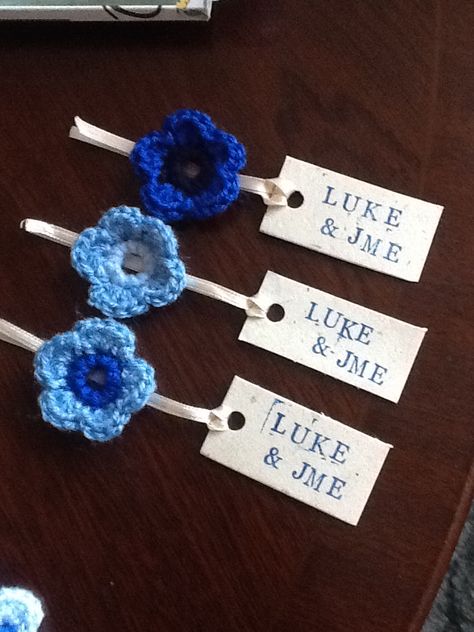 Crochet wedding favours Knitted Wedding Favours, Crochet Wedding Favours, Wedding Crochet, Affordable Wedding Favours, Wedding Cross Stitch, Diy Wedding Gifts, Gift Tags Diy, Crochet Wedding, Thanks Card