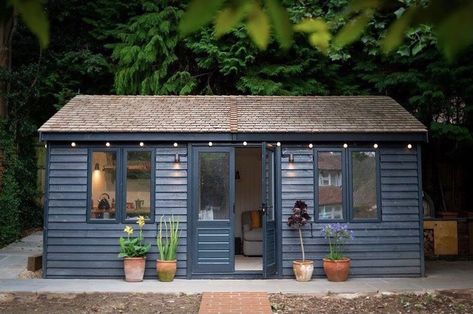 Garden Rooms Uk, Brick Shed, Backyard Office Shed, Posh Sheds, Garden Gym, Garden Huts, Cedar Shingle, Garden Room Ideas, Cedar Shingle Roof