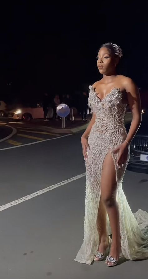 Over The Top Dresses Prom, Prom Dresses Crystals, Prom Dresses Expensive, Unique Prom Looks, Prom Looks 2024, Prom Dress On Dark Skin, Prom Inspo Black Women, A Night In Dubai Prom Dresses, Prom Dresses Inspo Aesthetic