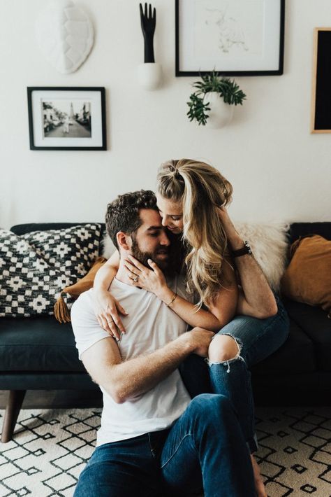 Some statement pillows and wall decor can create such a comfy homey feel for your casual engagement photo shoot | Image by Peyton Rainey Photography Casual Engagement Photos, Shooting Couple, Home Photo Shoots, Cute Engagement Photos, Couple Photoshoot Poses, Foto Poses, Photo Couple, How To Pose, Couple Shoot