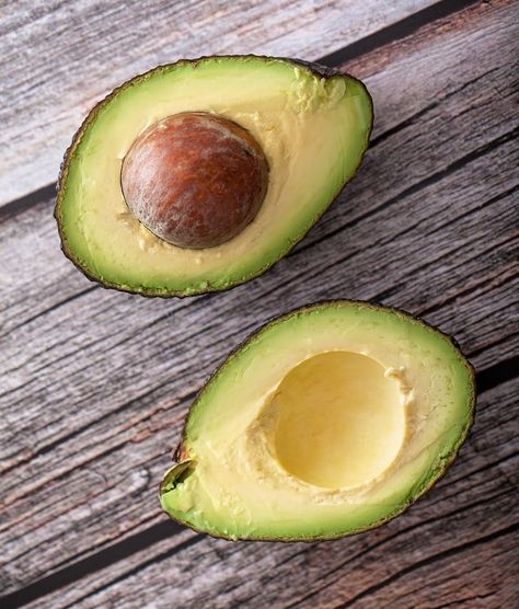 How To Pick Avocado Tips, How To Keep Avocado Fresh, How To Tell If A Avacado Is Ripe Tips, How To Save Half An Avocado, How To Choose Avocado, Avocado Hacks, How To Store Avocado, Fatty Fish, Bad Food