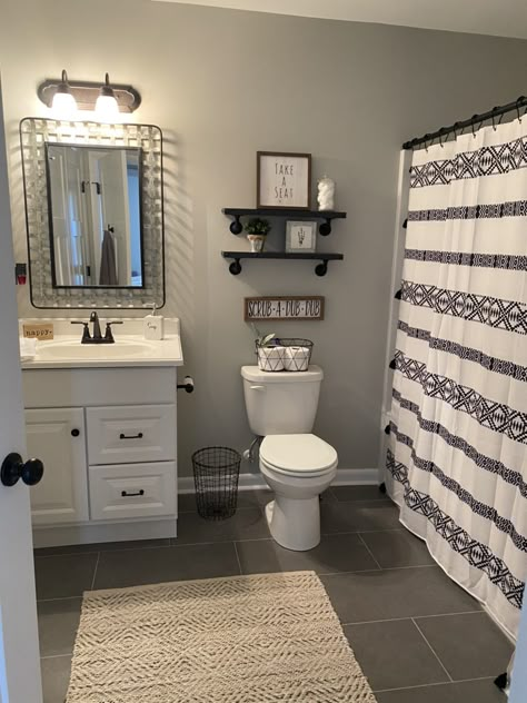 Ideas For Small Restrooms, Grey Accent Bathroom Ideas, Black Interior Bathroom Design, Dark Themed Bathroom Ideas, Guest Bathroom Decor Minimalist, Bathroom Decor White Cabinets, Gray Walls Bathroom Ideas, White With Black Accent Bathroom, Apartment Bathroom Decor Ideas Vintage