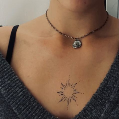 Moon Tattoo Chest, Sun And Moon Tattoo, Tattoo Chest, Idea Tattoo, Minimal Tattoo, Creative Tattoos, Tattoo Inspo, Sun And Moon, Moon Tattoo