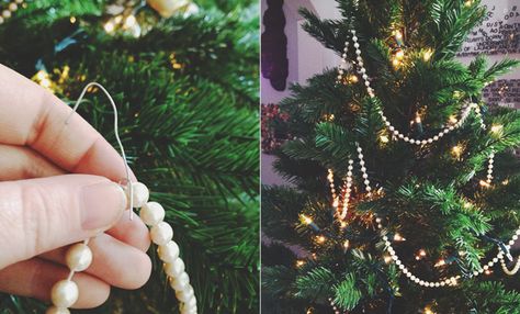 Great Christmas Tree Tricks!! I love this one, how to hang beads on the tree to drape correctly. 20+ years I've been doing it the hard way! Pearl Christmas Decorations, Aunt Peaches, Victorian Christmas Tree, Pearl Christmas, Pearl Garland, Insurance Broker, How To Hang, Christmas Tree Garland, Tree Garland