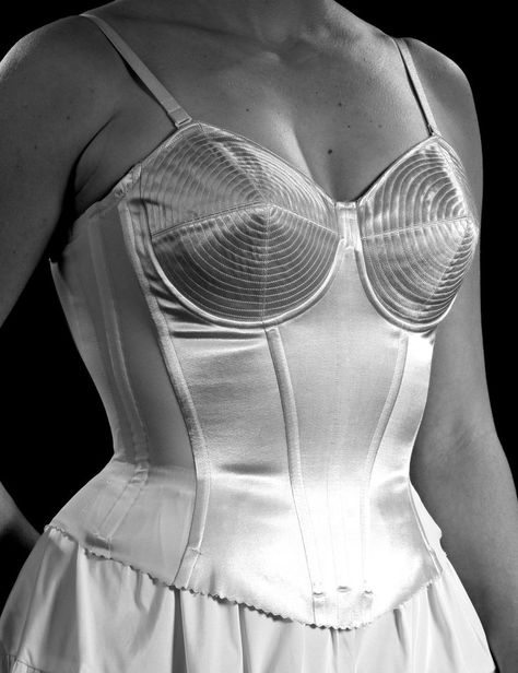 Fitted Underbust Bra With Boned Bodice, Fitted Underwire Bra With Corset Back, Underwire Bra With Corset Back, Fitted Underbust Bra, Elegant Bra With Sweetheart Neckline And Boned Bodice, Wedding Underbust Fitted Bra, Fitted Strapless Bra With Boned Bodice, Underwire Bodice With Built-in Bra, Fitted Underwire Bodice With Built-in Bra