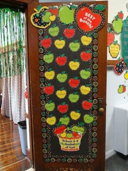 Kindergarten Door, Preschool Door, Welcome Bulletin Boards, Apple Classroom, Door Bulletin Boards, Class Door, School Door Decorations, Preschool Bulletin Boards, School Doors