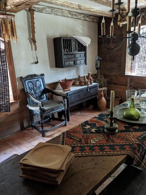 Medieval Inspired Living Room, Medieval Style Home, 1700 House Interior, Medieval Aesthetic Interior, Medieval Cottage Interior, Old Irish Cottage Interiors, Medieval Peasant Home, Medieval Peasant House, Medieval Living Room