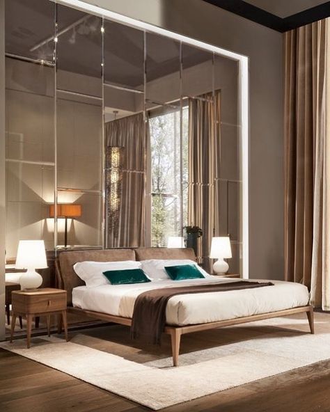 Interior123 on Instagram: “Classic bed model and big mirror? Follow @decor for more!” Design Interior Modern, Hijab Ideas, Office Architecture, Classy Bedroom, Farmhouse Master, Master Room, Mirror On The Wall, Master Bed, Makeup Rooms