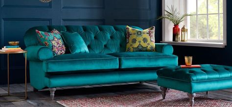 What Is Teal and How To Use It In Interior Design | Homesthetics - Inspiring ideas for your home. Teal Couch Living Room, Teal Sofa Living Room, Teal Velvet Sofa, Teal Couch, Classic Sofa Styles, Teal Living Rooms, Teal Sofa, Room Color Schemes, Mia 3