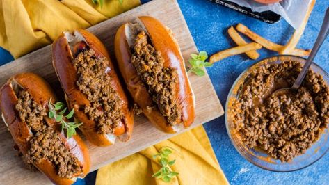 Greek Hot Dog Sauce Recipe, Coney Sauce Recipe, Chili Dog Sauce, Hot Dog Chili Recipe, Hot Dog Sauce Recipe, Hotdog Chili Recipe, Coney Sauce, Greek Sauce, Hot Dog Chili Sauce