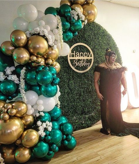 White Green Gold Birthday Theme, Green And Gold Photo Backdrop, Emerald Green And Gold Balloon Garland, Emerald Green 50th Birthday Party, Emerald Green And Gold 50th Birthday, Emerald Balloon Garland, Green And Gold 60th Birthday Party Decor, Emerald Green Photo Backdrop, Emerald Green 40th Birthday