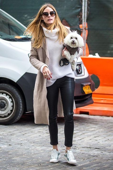 Olivia Palermo in New York Olivia Palermo Outfit, Dress And Sneakers Outfit, Olivia Palermo Lookbook, Olivia Palermo Style, Pants Outfit Casual, Winter Dress Outfits, Looks Street Style, Outfit Trends, Olivia Palermo