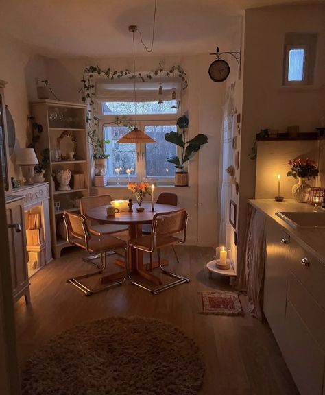 Cozy Home Interior, Women Cave, Home Decor Apartment, Home Decor Cozy, Dream Apartment Decor, Future Apartment Decor, Kitchen Home Decor, Home Decoration Ideas, Apartment Aesthetic