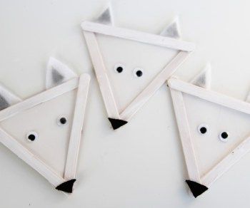 Crafts Using Popsicle Sticks, January Crafts For Kids, Construction Paper Crafts For Kids, Arctic Wolves, Daisy Room, Arctic Animals Preschool, January Themes, Crafts For Kids Preschool, Arctic Habitat