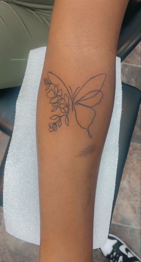 Butterfly Tattoo Designs Forearm, Block Tattoo Ideas Female, Line Work Tattoo Design Woman, Small Back Arm Tattoos For Women, Side Tattoos Women Butterfly, Inner Forearm Butterfly Tattoo, Small Girl Tattoos Black Women, Small Beginner Tattoos For Women, Butterfly Gemini Tattoo