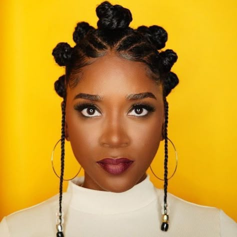 Bontu Nots, Bantu Knots With Braids, Braid Out Natural Hair, Knot Hairstyles, Bantu Knot Hairstyles, Bantu Knot, Black Ponytail Hairstyles, Bantu Knots, Penteado Cabelo Curto