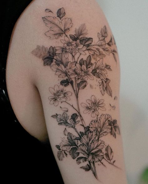 Coriander Tattoo, Coriander Flower, Tattoos Ideas, Flower Tattoo, Tatting, Henna, Tattoo Ideas, Piercings, Lifestyle