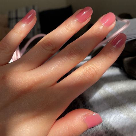 blush pink glossy jelly nails Ombré Jelly Nails, Hot Pink Jelly Nails, Pink Jelly Nails Acrylic, Pink Jelly Nails, Almond Jelly, Bath Jellies, Berry Nails, Jelly Nails, Minimalist Nails