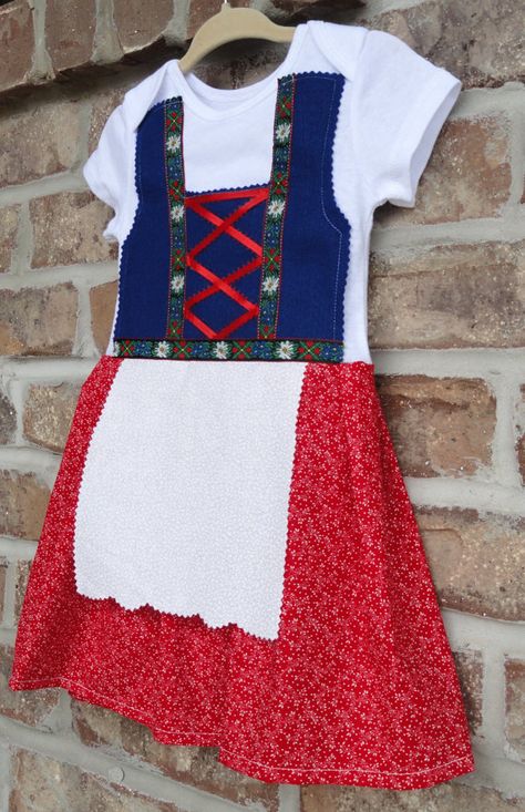 Gnomeo and Juliet Hansel and Gretel Alpine baby #Halloweenforbabies Hansel And Gretel Costume Diy, Dirndl Dress Pattern Kids, Diy Dirndl Dress, Gretel Costume, Hansel And Gretel Costumes, Diy Dirndl, Octoberfest Outfit, Octoberfest Outfits, German Clothes