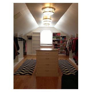 Sloped Ceiling Ideas, Storage Closet Design, Attic Closet Ideas Angled Ceilings, Slanted Wall Closet, Closet With Slanted Ceiling, Slanted Ceiling Closet, Sloped Ceiling Closet, Attic Closet Ideas, Attic Bedroom Storage